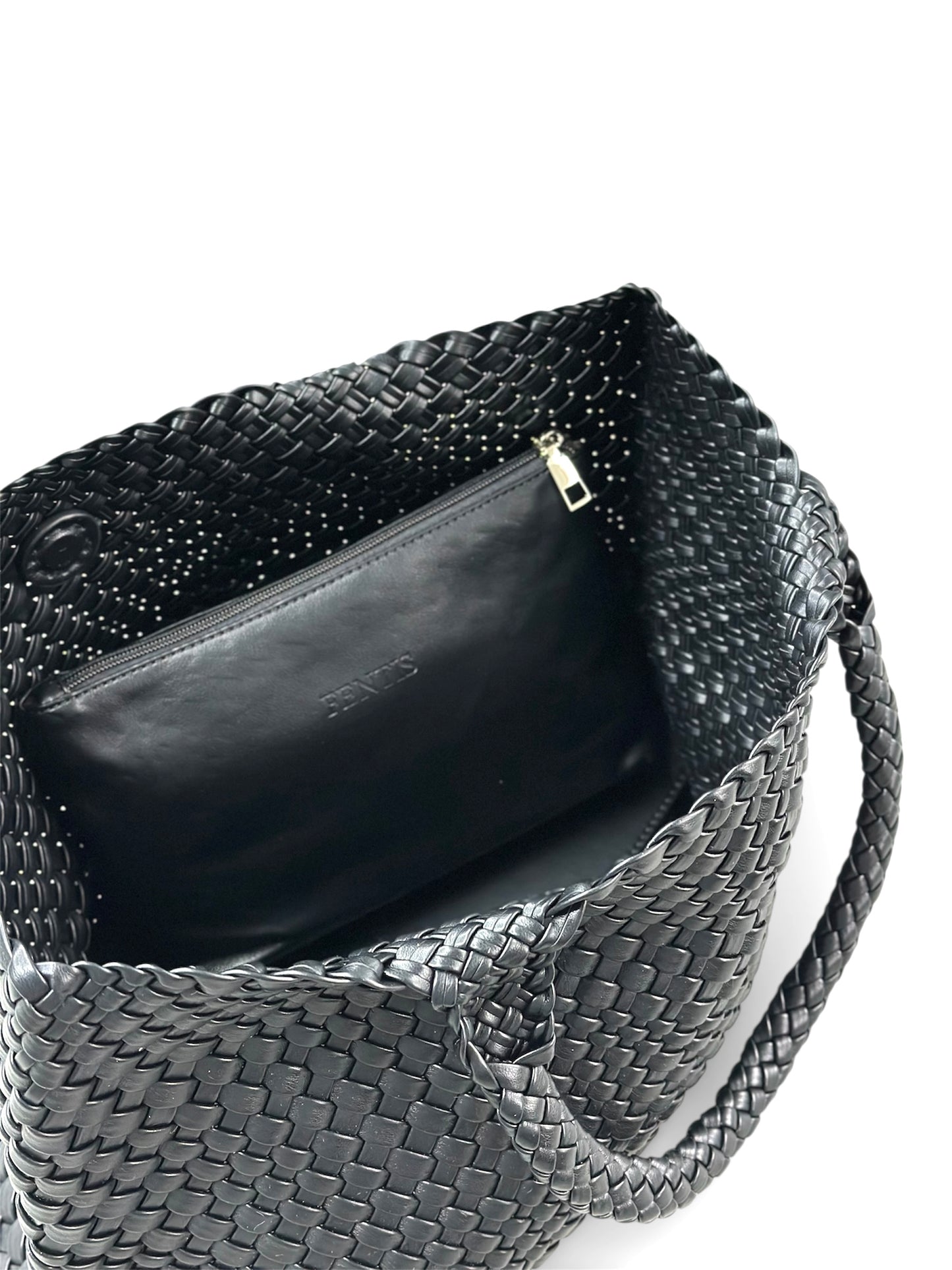 Плетена чанта - черно