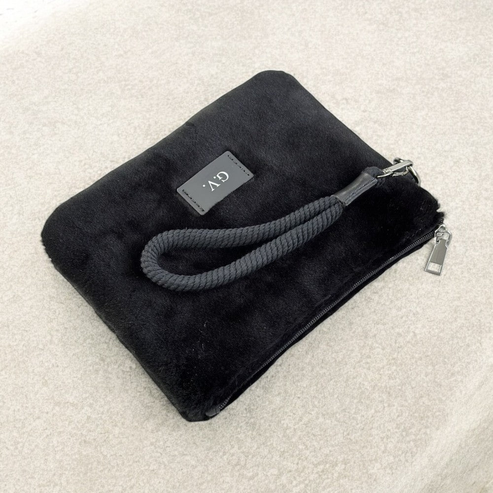 Клъч fluffy black