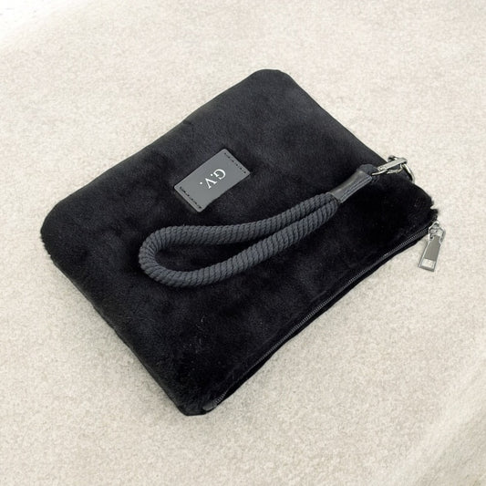 Клъч fluffy black